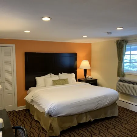 Four Winds Country Motel