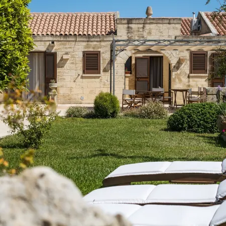 Agriturismo Alonì Costarella Masseria