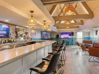 Pacific Marina Inn Отели рядом с достопримечательностью «Музей Байшоп»