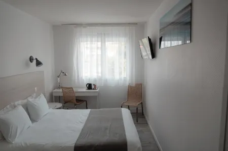 Cit'Hotel le Chêne Vert Отели в г. Олон-Сюр-Мер