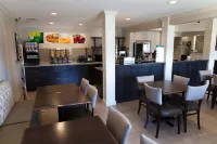 Amsterdam Inn & Suites Fredericton, an Ascend Collection Hotel - breakfast