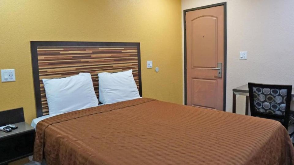 Holly Crest Hotel - Los Angeles, LAX Airport