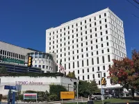 Quality Inn & Suites - parking