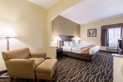 Quality Inn & Suites Southport Hotels in Indianapolis