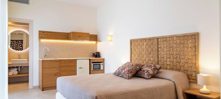 Arancia Elegant Rooms and Suites Hotels in Asine