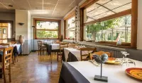 Auberge de l'Escargot d'Or Hotel a Charols