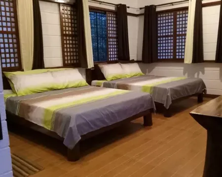 Wonderfarm Villa Hotels in Calatagan