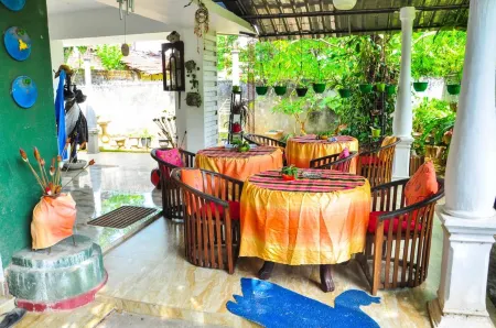 Rock Cascade Tourist Home &Cookery School