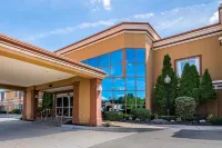 Quality Inn & Suites Albany Airport Hotels in Colonie