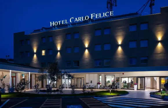 卡羅費利切酒店