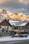 Basecamp Lodge Canmore