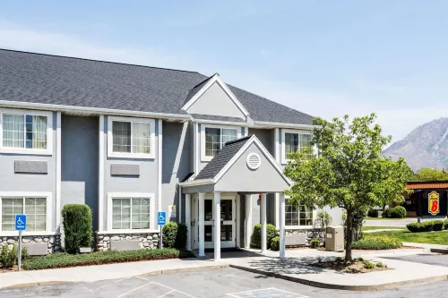 Royal Inn Hotels in Midvale