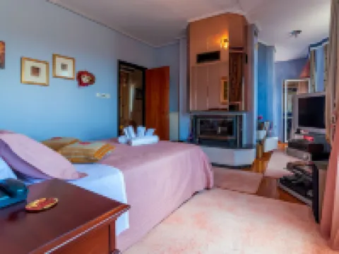 Villa Serenity Hotels in Kimi