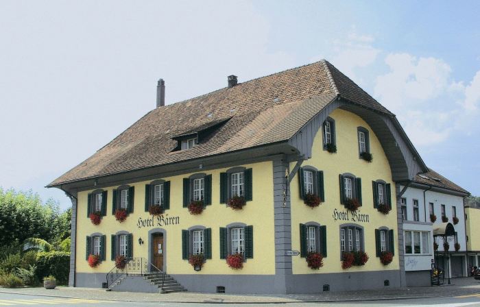 Hotel Bären Suhr