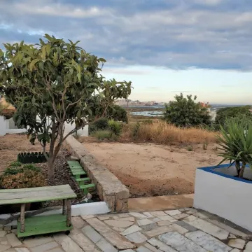 Sleep & Go Faro Airport Guest House