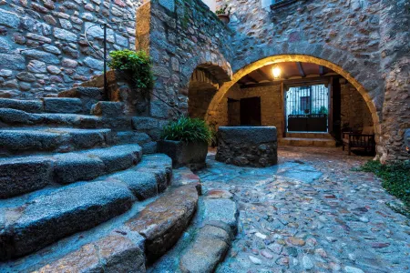 Hostal Can Xicu Отели в г. Дарниус