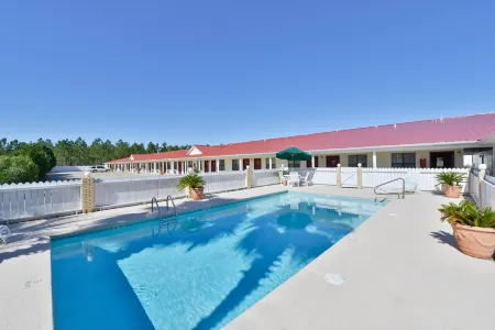 Americas Best Value Inn Hazlehurst Отели в г. Хазлхерст