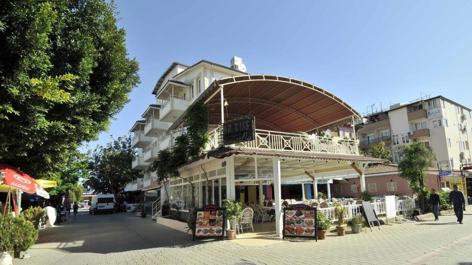 Sun Kiss Hotel