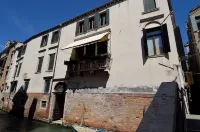 Locanda la Corte Отели в г. 