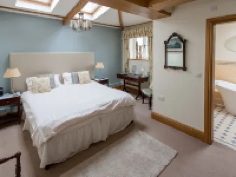 Mere Brook House Hotels in Wirral