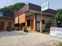 Mikki's Tourist Inn Hotels in Каміґуїн