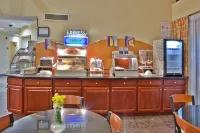 Holiday Inn Express & Suites LAWRENCEVILLE by IHG - breakfast