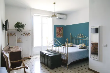 A Casa di Nina Guest House Отели рядом с достопримечательностью «Piazza Garibaldi»