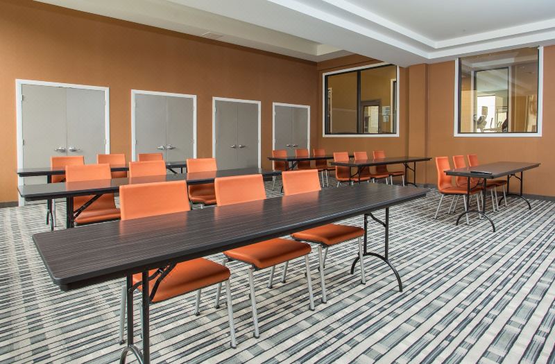 Holiday Inn Express Springfield Downtown by IHG photo 2