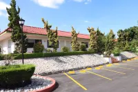 Hotel Misión Express Saltillo - parkir