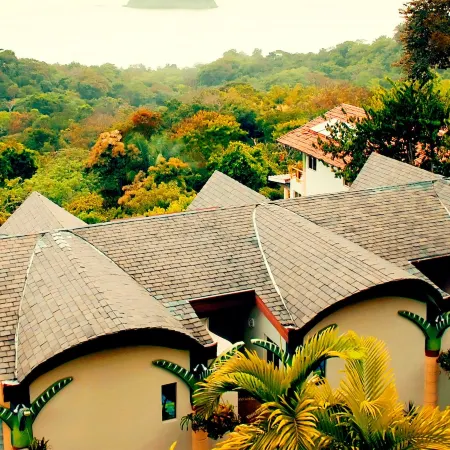 Si Como No Resort & Wildlife Refuge