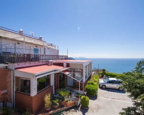 Mini Hotel - Angolo di Paradiso - Hotel berhampiran Kolam Renang Scandone