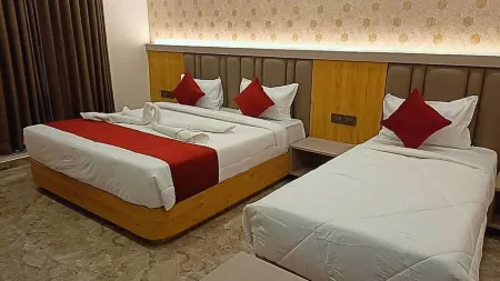 The Sky Comfort Hotel Mahi Отели рядом с достопримечательностью «Нейджшвар Джйошерлинг темпл»