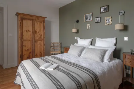 La Maison des Monts d'Or Отели в г. Флёрьё-Сюр-Саон