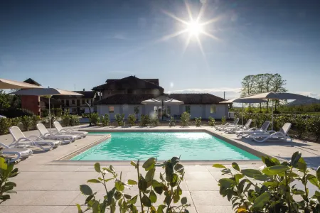 Cascina Sant'Antonio Отели в г. Родди