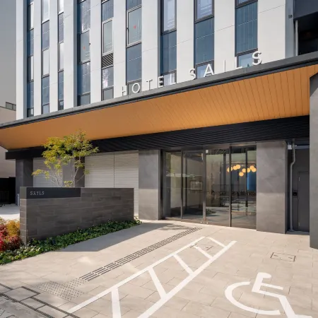 Hotel Sails Отели рядом с достопримечательностью «Станция Universal City»