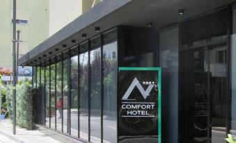 Alvin Comfort Hotel