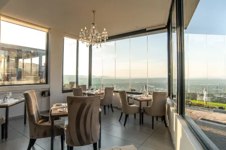 The Northcliff Boutique Hotel Отели рядом с достопримечательностью «Melville Koppies»