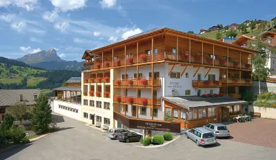 Hotel Pider Các khách sạn gần Museum Ladin Ciastel De Tor