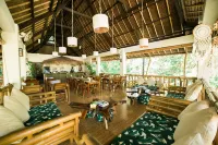 Fox & the Firefly Cottages Hotels in Loboc