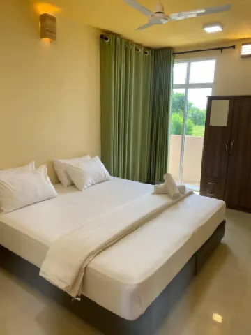 White Sand Inn Hotels in Maamigili Island