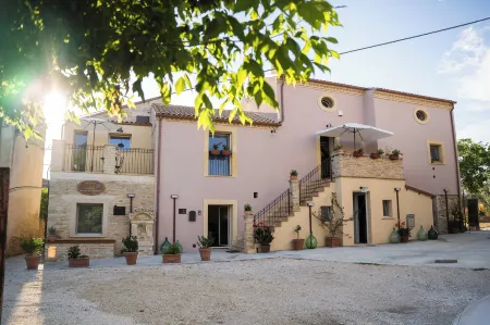 B&B Borgo del Marhese Отели в г. Sant'Apollinare