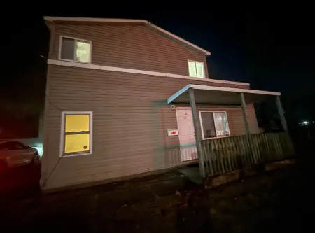 Cliffwood Villa - 4 Bedroom House Отели в г. Олд Бридж Тауншип