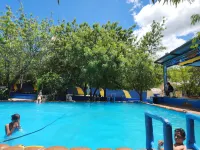 Wally World Inn - Pools