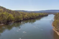 Firefly Ridge Luxury Retreat Hotels in Berkeley Springs