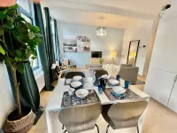 One Lux Stay Near Fashion District Hotels in Stadspark