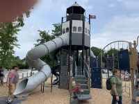 Jamestown in Town, Family-Friendly Cozy Cottage Near Jnt Beach/Newport, Pets, ok