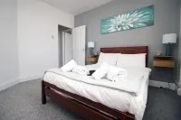 2 Bed Flat - Sleeps 6 - Parking - Wifi