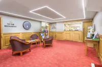 The Sandringham Hotel - parking