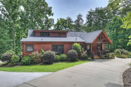 Waterfront 1-Acre Private Dock Hot Tub Firepit Bankhead Lodge by AvantStay