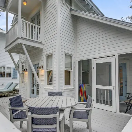 Seaside Cottage "sea Shack" Adorable Tupelo Street, Sleeps 4 1 Bedroom Home by Redawning